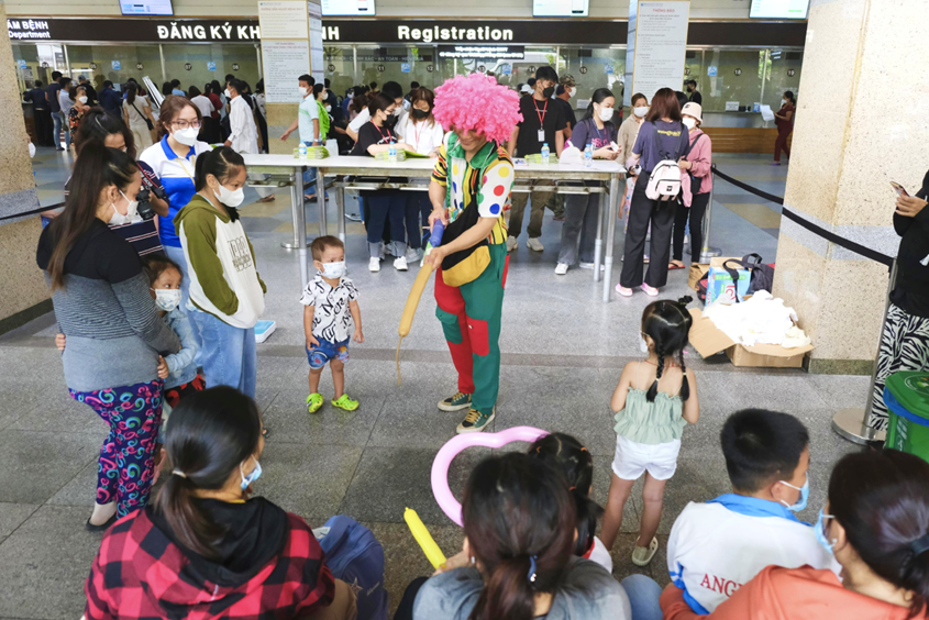 Lễ khai mạc chương trình phẫu thuật hàm mặt cho các bé diễn ra tại Bệnh viện Đại học Y Dược TP.HCM Chương trình phẫu thuật hàm mặt cho các bé diễn ra từ ngày 13/05 - 18/05 tại Bệnh viện Đại học Y Dược TP.HCM