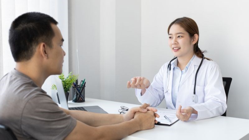 Bạn nên đến gặp bác sĩ nếu không thể duỗi thẳng ngón chân