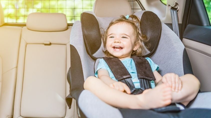 Ghế ngồi ô tô giúp bé thoải mái trong mỗi chuyến đi