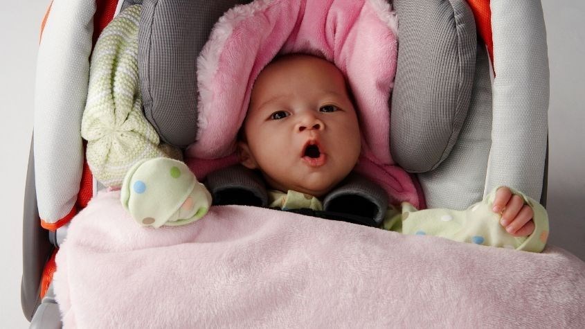 Sử dụng phụ kiện đi kèm giúp bé thoải mái hơn