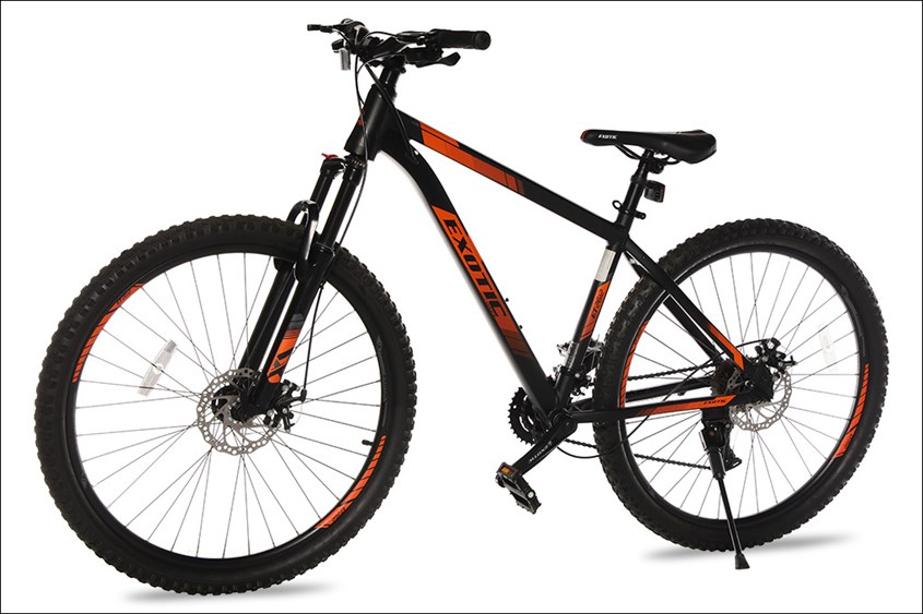 Xe đạp địa hình MTB Exotic 2612 AFFL 27.5 inch được thiết kế ghi đông không sừng, giúp bạn điều khiển xe vượt qua vật cản dễ dàng