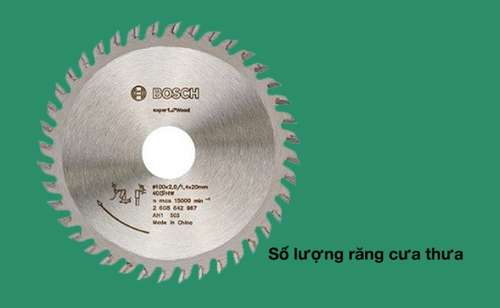 Lưỡi cưa gỗ chuyên dùng có răng cưa trông thưa hơn so với lưỡi cưa gỗ tiết kiệm