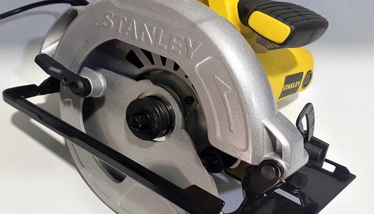Máy cưa đĩa Stanley SC16-B1 1600W có thể dùng lưỡi cưa gỗ tiết kiệm hay lưỡi cưa gỗ chuyên dùng đều được
