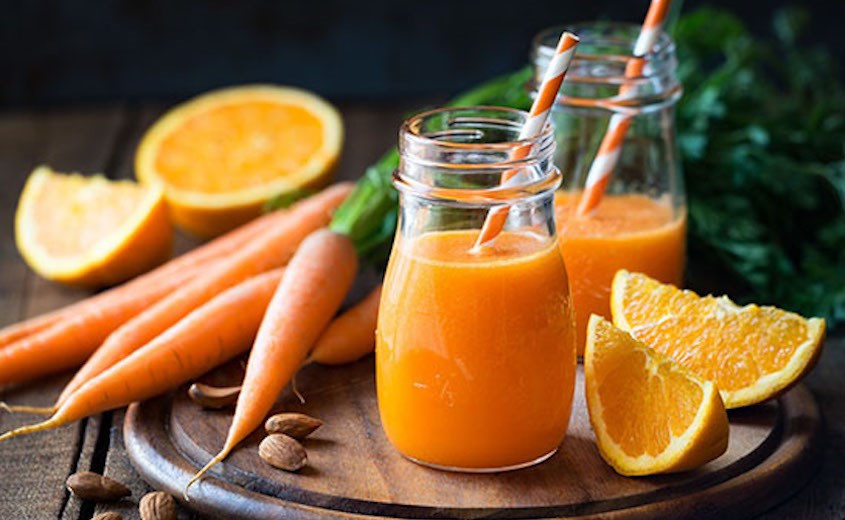 Nước ép cà rốt chứa nhiều vitamin A tốt cho sức khoẻ mắt của bé Nước ép cà rốt chứa nhiều vitamin A tốt cho sức khoẻ mắt của bé