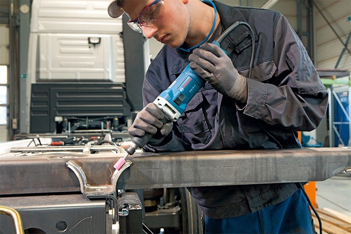 Trang bị đồ bảo hộ trong quá trình sử dụng máy mài