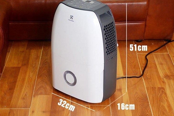 Máy hút ẩm Electrolux được thiết kế chắc chắn, hiện đại đem lại sự trang nhã cho không gian phòng