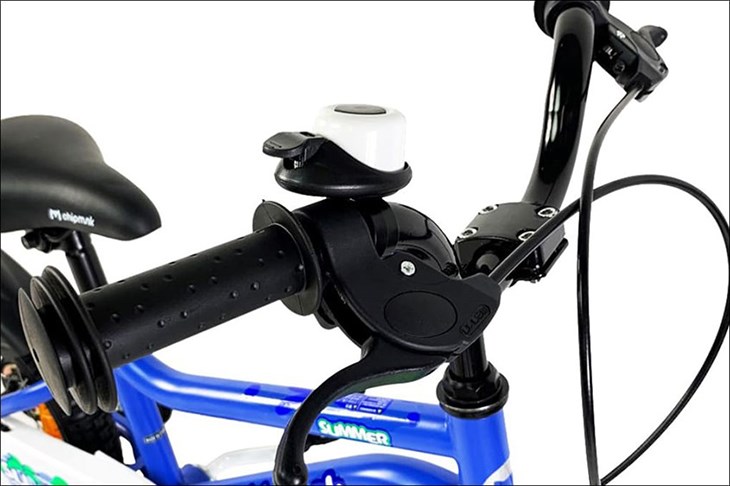 Xe đạp trẻ em Chipmunk CM16-1 16 inch được trang bị chuông xe phía trước giúp bé ra hiệu khi xin đường dễ dàng Xe đạp trẻ em Chipmunk CM16-1 16 inch được trang bị chuông xe phía trước giúp bé ra hiệu khi xin đường dễ dàng