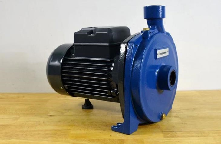 Máy bơm đẩy cao ly tâm có giá thành cao nên còn hạn chế người dùng