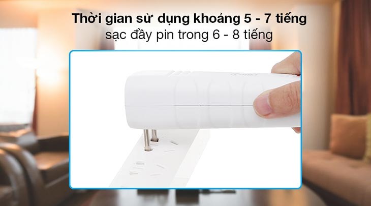 Vợt muỗi Comet CP045 sử dụng pin sạc cho thời gian hoạt động từ khoảng 5 - 7 tiếng, sạc đầy pin trong tầm 6 - 8 tiếng