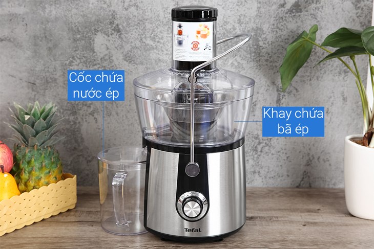 Máy ép trái cây Tefal ZE550D38 được bán với giá 2.450.000 đồng (cập nhật tháng 05/2023 và có thể thay đổi theo thời gian)