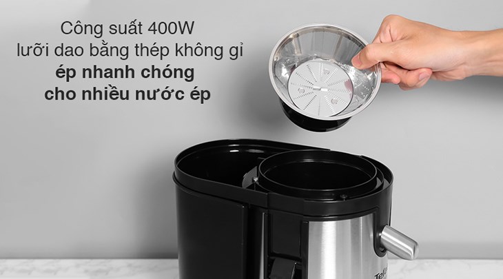 Máy ép trái cây Tefal ZE420D38 sở hữu công suất 400W, giúp ép kiệt bã trái cây nhanh chóng