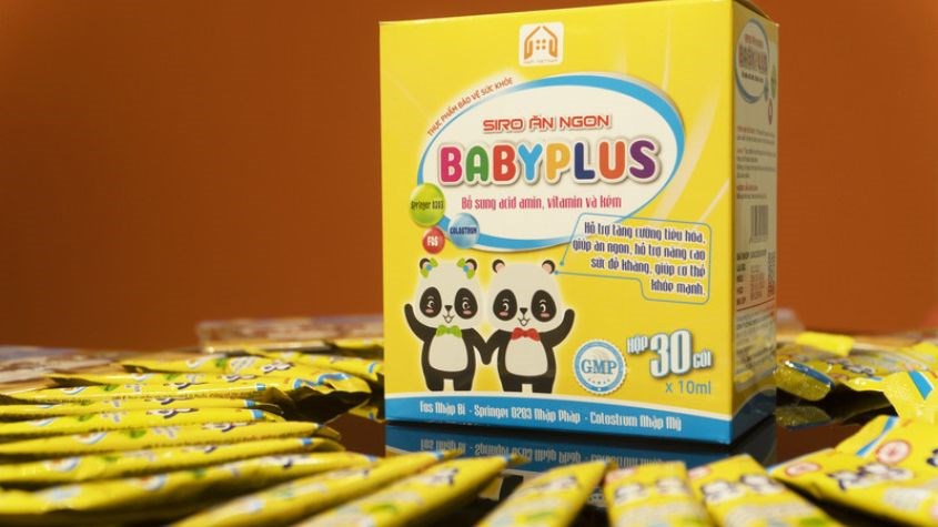 Siro Baby Plus có thiết kế màu vàng bắt mắt nhằm thu hút trẻ nhỏ Siro Baby Plus có thiết kế màu vàng bắt mắt nhằm thu hút trẻ nhỏ