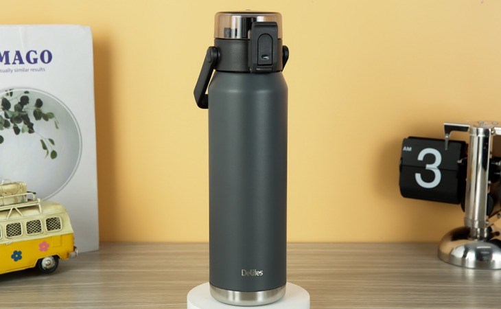 Bình giữ nhiệt inox 670 ml Delites XB-20109 giữ nóng từ 6 - 8 giờ, phù hợp để đựng nước ấm, nước trà, cà phê,...