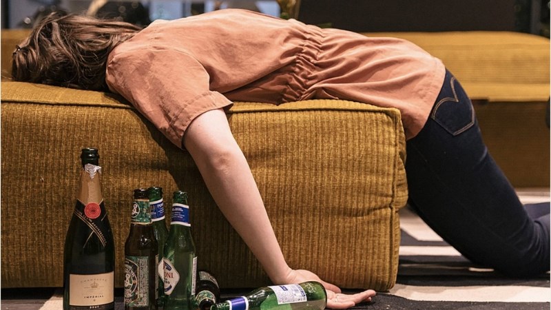 Nghiện rượu là một trong những nguyên nhân gây hoại tử