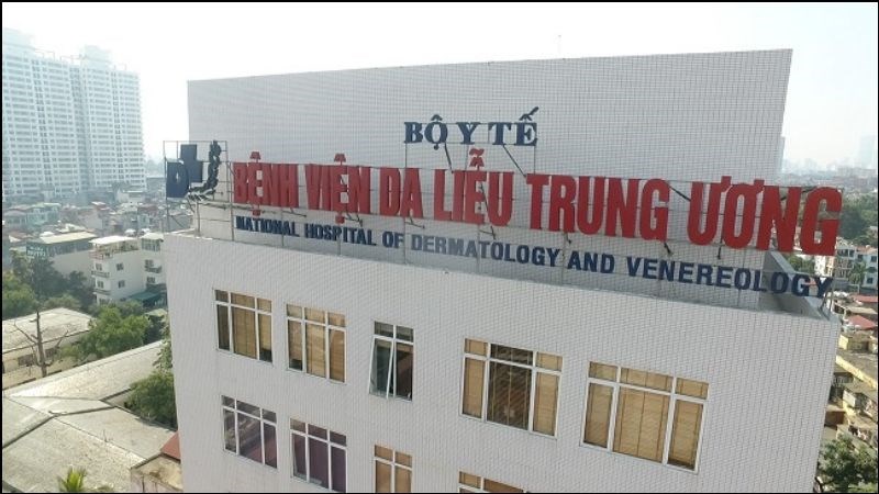 Đến các bệnh viện chuyên khoa Da liễu uy tín để được thăm khám và điều trị