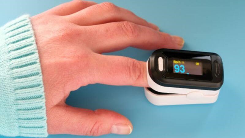 Bà bầu cần được điều trị Covid-19 tại bệnh viện khi chỉ số SpO2 thấp dưới 96%