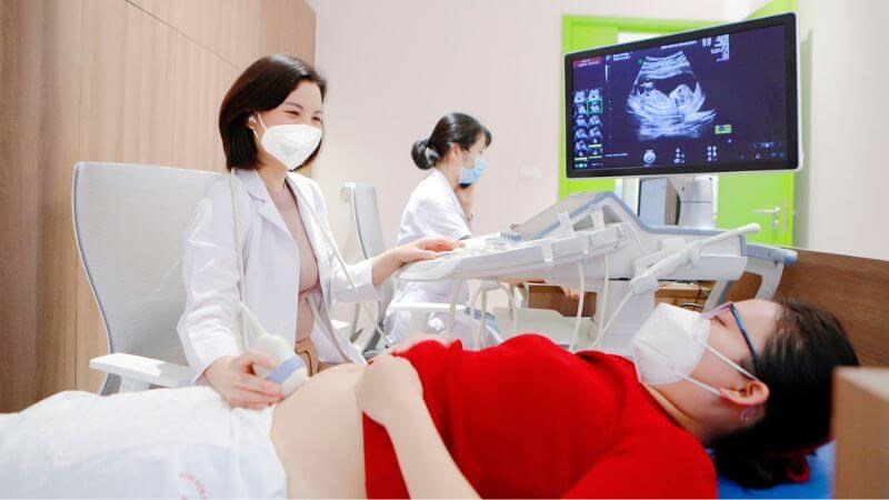 Mẹ bầu mắc Covid-19 nên khám thai thường xuyên để phát hiện sớm bất thường nếu có