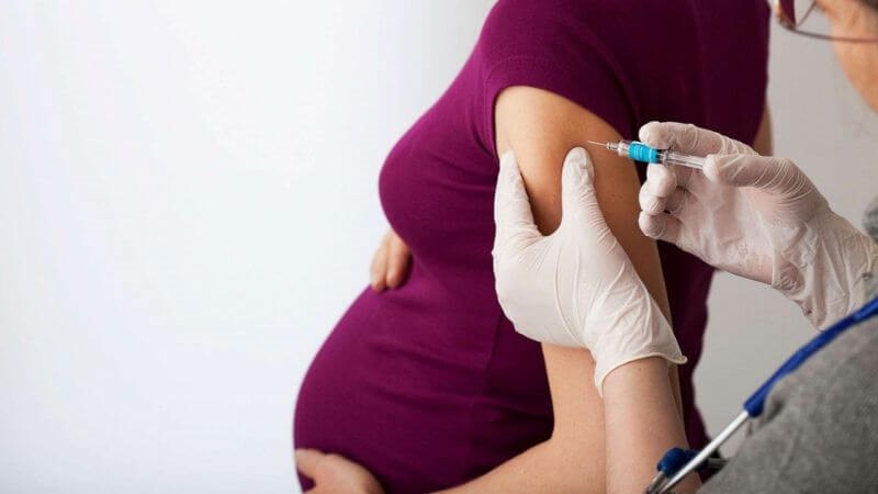 Tiêm vaccine chống Covid-19 là cách giúp mẹ bầu hạn chế nhiễm bệnh