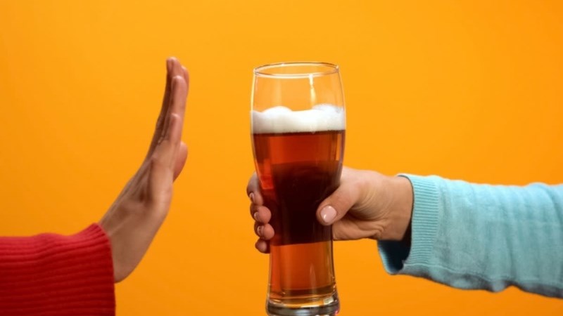 Tránh sử dụng rượu, bia, chất kích thích