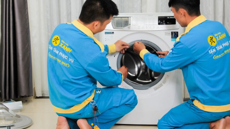 Liên hệ các dịch vụ bảo trì máy giặt khi phát hiện trục trặc