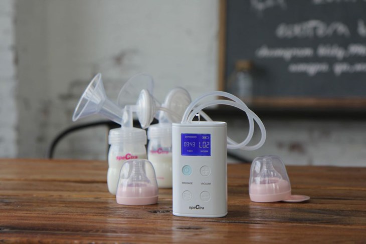 Máy hút sữa đôi Spectra 9PLUS có thiết kế thân máy nhỏ gọn, vừa lòng bàn tay, dễ dàng cầm nắm và sử dụng Máy hút sữa đôi Spectra 9PLUS có thiết kế thân máy nhỏ gọn, vừa lòng bàn tay, dễ dàng cầm nắm và sử dụng
