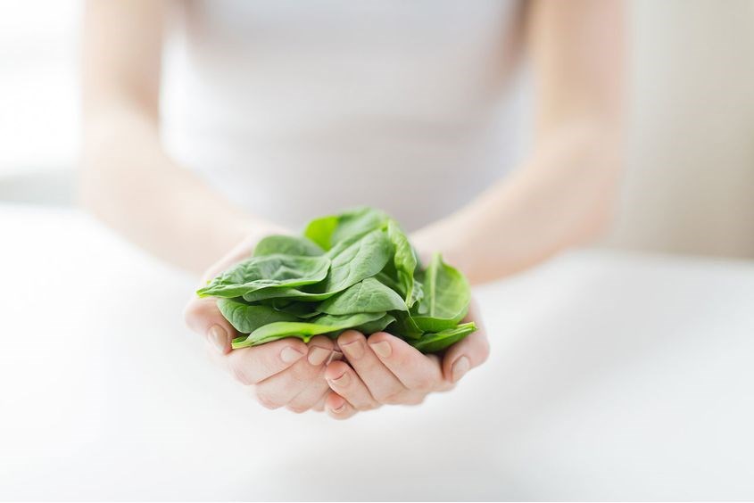 Mẹ có thể sử dụng rau mồng tơi để trị tiểu buốt