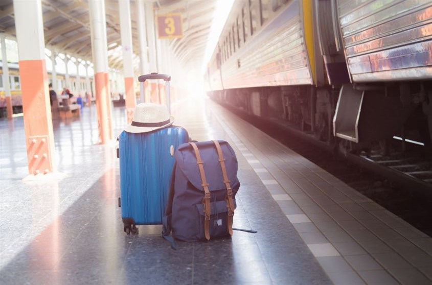 Trẻ sơ sinh đi tàu hỏa