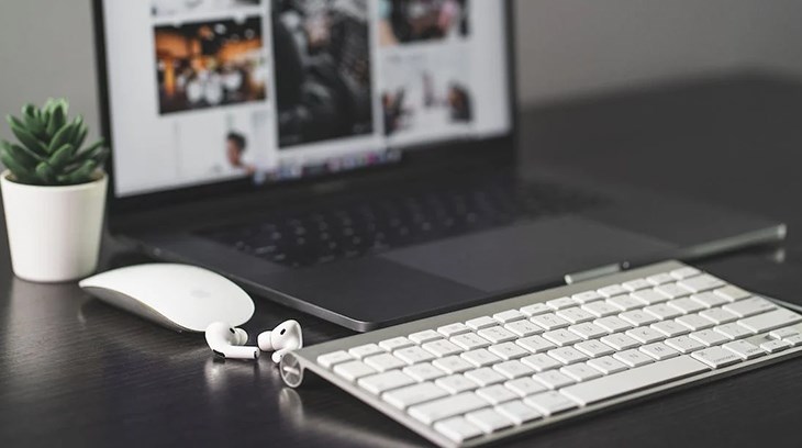 MacBook được hỗ trợ kết nối nhanh các phụ kiện sản xuất riêng bởi Apple