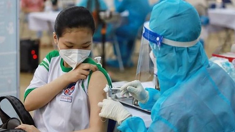 Quá trình tiêm vaccine công khai và bạn có thể giám sát