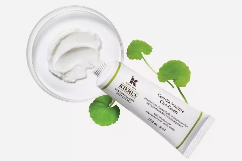 Kem trị mụn cho bà bầu có chiết xuất từ rau má lành tính