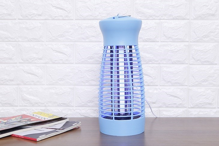 Đèn diệt côn trùng đa năng Comet CM069 sở hữu thiết kế nhỏ gọn, màu sắc trẻ trung, phù hợp với mọi không gian Đèn diệt côn trùng đa năng Comet CM069 sở hữu thiết kế nhỏ gọn, màu sắc trẻ trung, phù hợp với mọi không gian