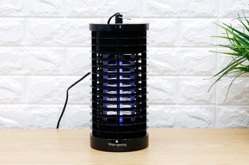 Đèn bắt muỗi là một trong các sản phẩm nổi bật của Điện Quang Đèn bắt muỗi là một trong các sản phẩm nổi bật của Điện Quang