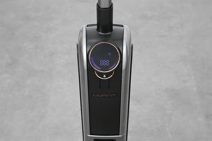 Máy hút bụi lau nhà Uwant X100 trang bị bị màn hình LED thông minh hiển thị trạng thái hoạt động dễ dàng theo dõi và sử dụng
