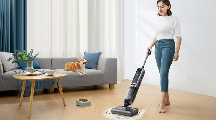 Máy hút bụi lau nhà X100 được thiết kế tự đứng, không dây với tay cầm vừa vặn giúp cầm nắm và di chuyển máy linh hoạt