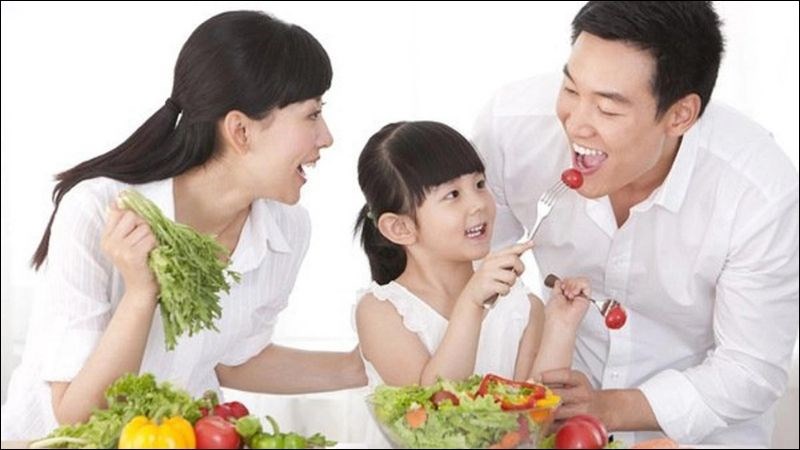 Ăn uống lành mạnh góp phần làm giảm triệu chứng và các đợt bùng phát của bệnh