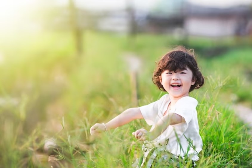 Phương pháp Reggio Emilia cho trẻ tiếp xúc với thiên nhiên