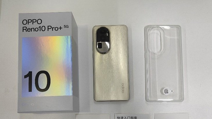 Oppo Reno10 Pro có cụm ba camera với độ phân giải cao gồm chính 50MP, tele 64MP và góc siêu rộng 8MP