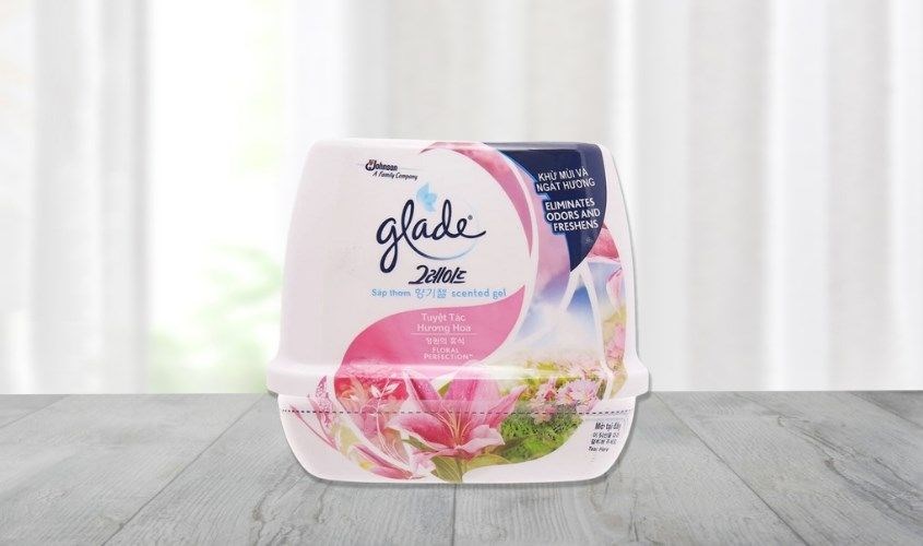 Sáp thơm Glade hương cỏ hoa 180g