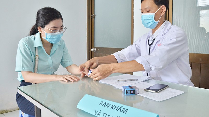 Người tiêm vắc-xin sẽ được theo dõi sức khỏe trong 30 phút sau tiêm