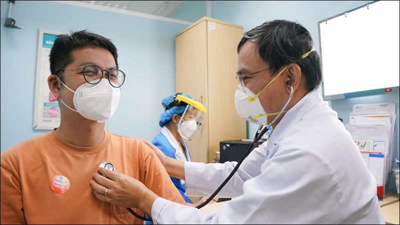 Bạn cần đến trung tâm y tế khi gặp các triệu chứng bất thường sau tiêm vắc-xin
