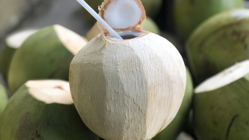 Nước dừa giúp hỗ trợ phòng tránh chuột rút rất hiệu quả