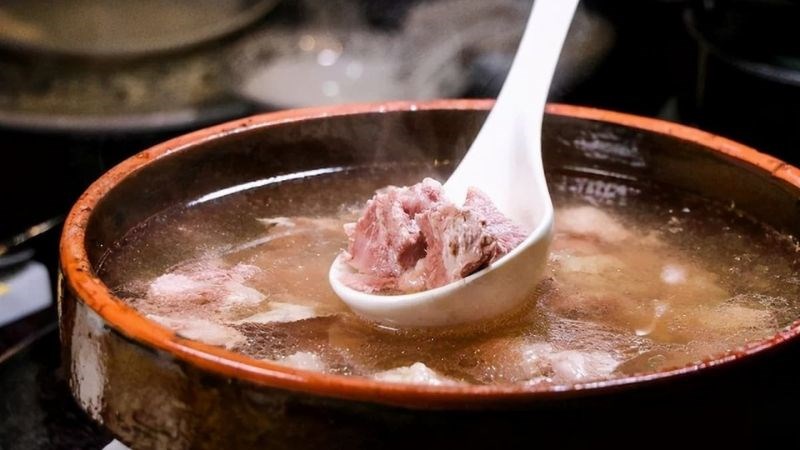 Nước hầm xương giúp hồi phục và phát triển cơ bắp