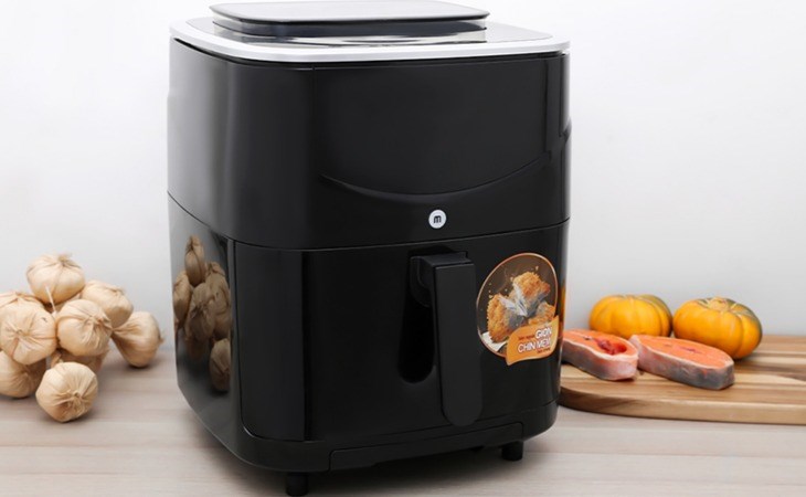 Nồi chiên không dầu hơi nước Mishio MK-302 7 lít cho phép người dùng điều chỉnh mức nhiệt độ từ 80 - 200°C, đáp ứng nhu cầu nấu chín tùy loại thực phẩm