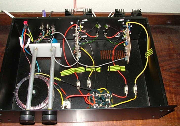 Cấu tạo bên trong của Amply bán dẫn mạch Class AB Cấu tạo bên trong của Amply bán dẫn mạch Class AB