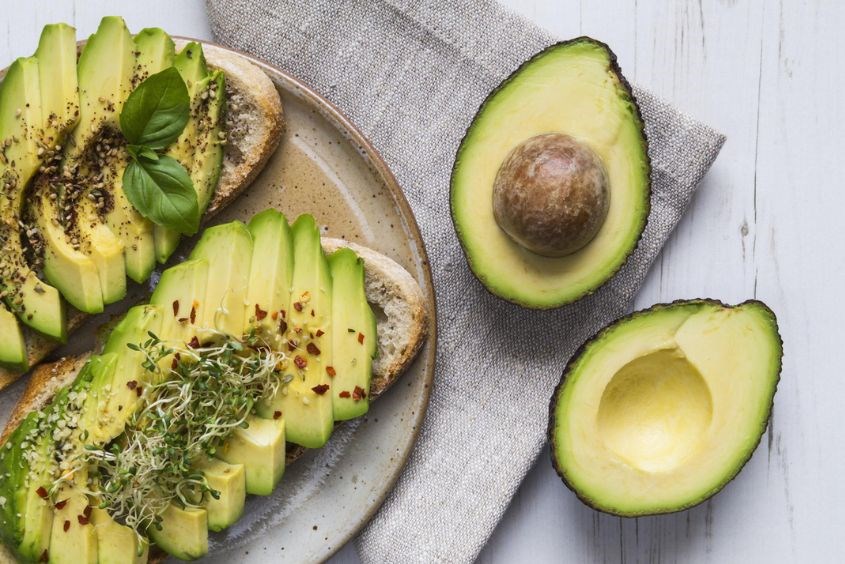 Quả bơ bổ sung dưỡng chất, giúp hệ thần kinh của trẻ phát triển