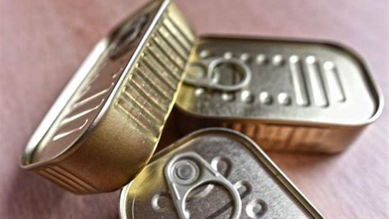 Không sử dụng những loại đồ hộp không rõ xuất xứ sản xuất Không sử dụng những loại đồ hộp không rõ xuất xứ sản xuất