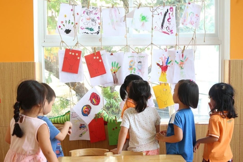 Phương pháp giáo dục sớm Reggio Emilia khuyến khích trẻ tìm tòi, học hỏi Phương pháp giáo dục sớm Reggio Emilia khuyến khích trẻ tìm tòi, học hỏi