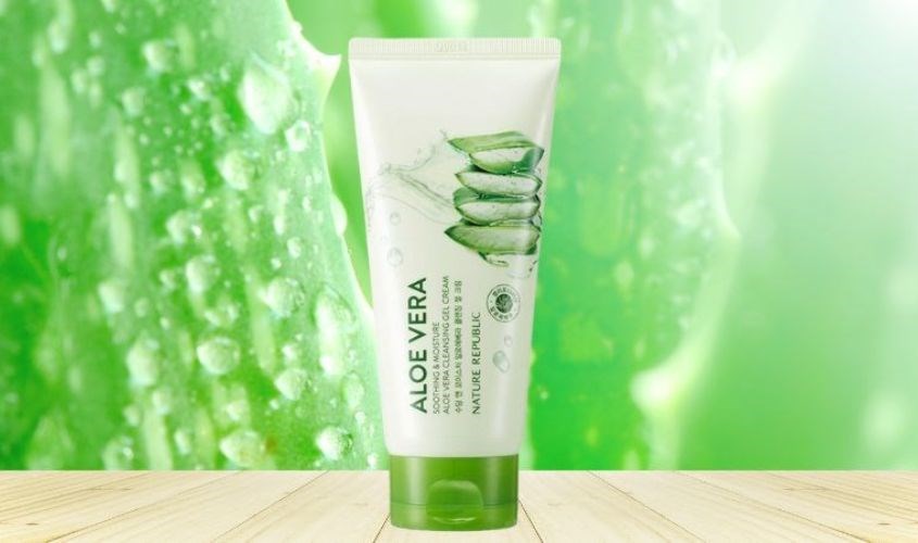Dùng kem tẩy trang chiết xuất lô hội Nature Republic để da được lưu thông máu, giảm nếp nhăn