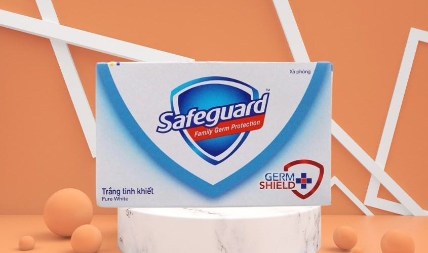 Xà bông cục Safeguard trắng tinh khiết bảo vệ vượt trội hương dịu nhẹ 135g