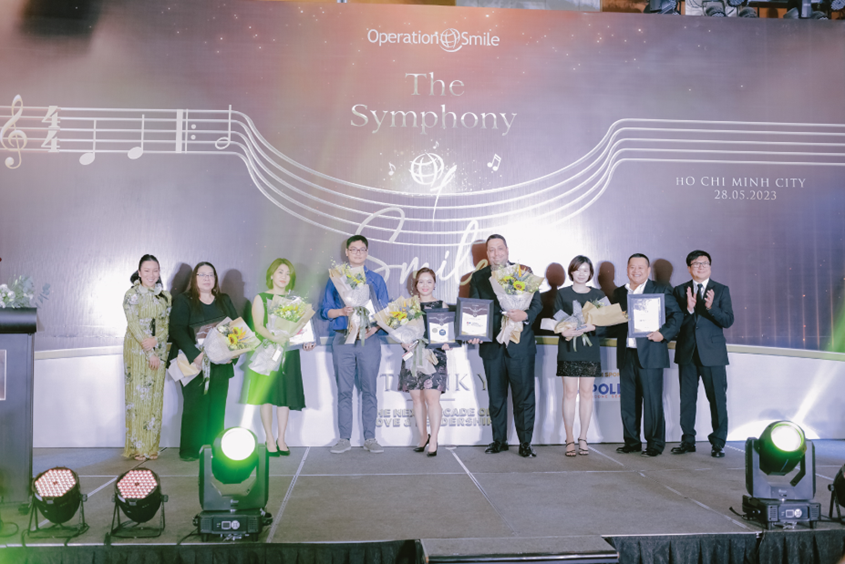 AVAKids được The Operation Smile vinh danh là nhà tài trợ có những đóng góp quan trọng cho sự thành công của các hoạt động thiện nguyện